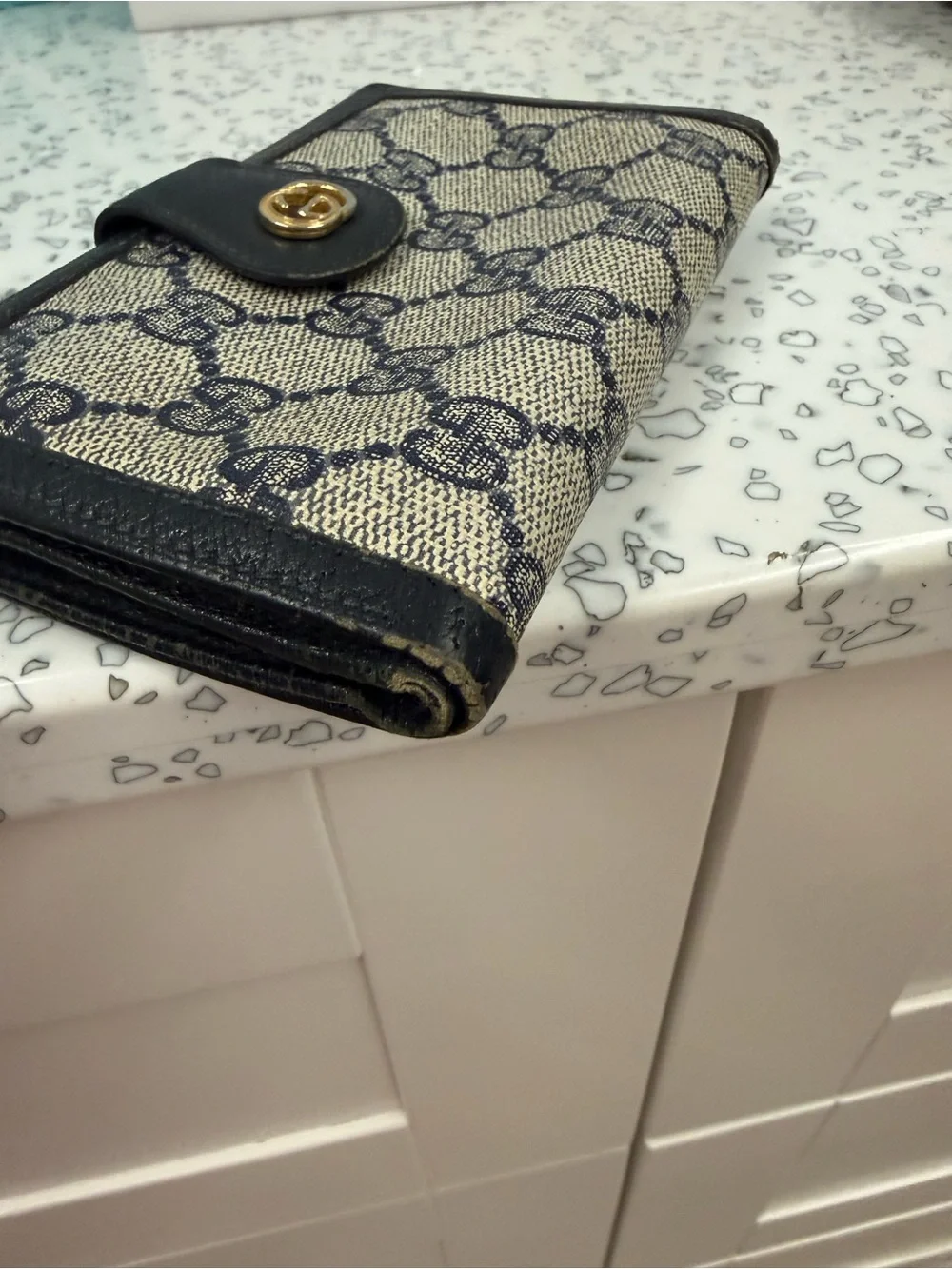 Gucci Beige GG Canvas Wallet with Navy Leather Trim and Gold GG - Picture 4 of 10